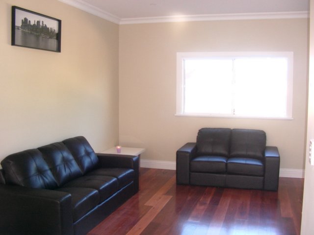 acuredalestreetloungeroom2.jpg